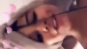 Débora peixoto  tomando banho