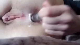 Cuzinho da novinha ousada se preparando para o pornô anal