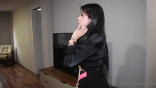 Barbara Salas, uma gostosura safada, se joga na maior diversão com a novinha!
