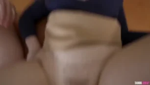 Cory Chase em um vídeo quente, mostrando suas habilidades de boquete na hora do sexo!