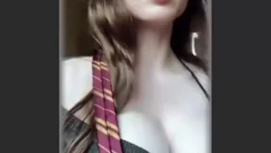 Vídeo da Amouranth fazendo cara de gostosa